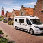 camper in de straat op Texel